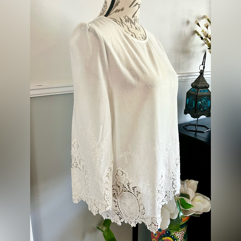 EUC Everly Elegant White Lace Women's Peasant Top Lace Embroidered Button Medium - Picture 5 of 13